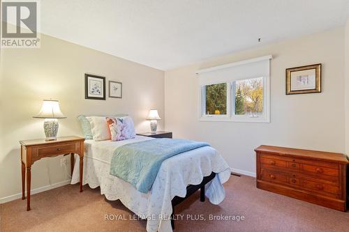 3542 Pitch Pine Crescent, Mississauga, ON - Indoor Photo Showing Bedroom