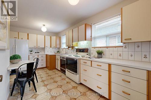 50 Faversham Crescent, Toronto, ON - Indoor Photo Showing Kitchen