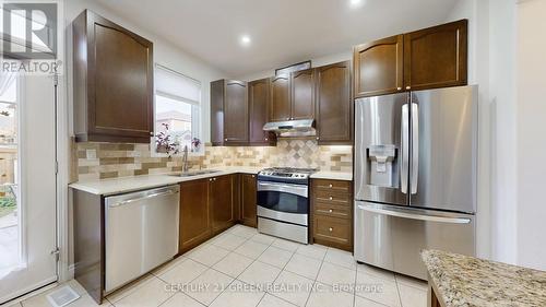 881 Minchin Way, Milton, ON - Indoor Photo Showing Kitchen With Double Sink With Upgraded Kitchen