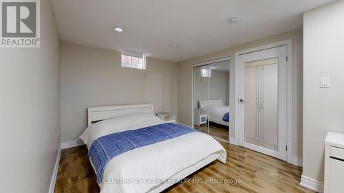 881 Minchin Way, Milton, ON - Indoor Photo Showing Bedroom