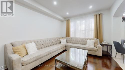 881 Minchin Way, Milton, ON - Indoor Photo Showing Living Room