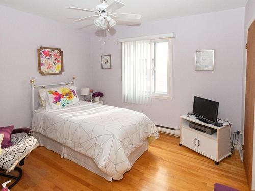 Chambre Ã Â coucher - 10382  - 10384 Av. Des Laurentides, Montréal (Montréal-Nord), QC - Indoor Photo Showing Bedroom