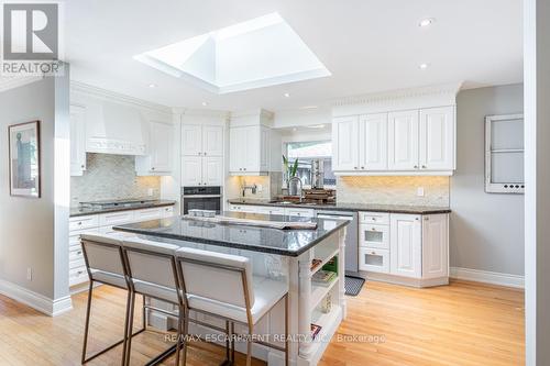 578 Catherine Street, Burlington, ON - Indoor Photo Showing Kitchen With Upgraded Kitchen