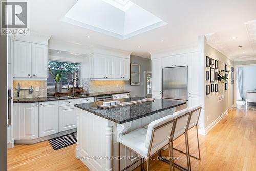 578 Catherine Street, Burlington, ON - Indoor Photo Showing Kitchen With Upgraded Kitchen