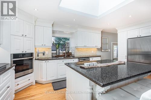 578 Catherine Street, Burlington, ON - Indoor Photo Showing Kitchen With Upgraded Kitchen