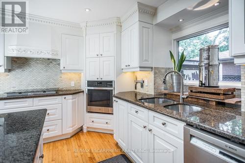 578 Catherine Street, Burlington, ON - Indoor Photo Showing Kitchen With Double Sink With Upgraded Kitchen