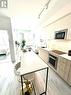 523 - 215 Lakeshore Road W, Mississauga, ON  - Indoor Photo Showing Kitchen 