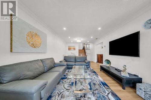 883 Thistle Down Circle, Mississauga, ON - Indoor Photo Showing Living Room