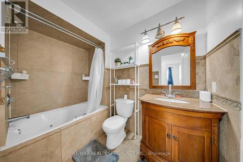 883 Thistle Down Circle, Mississauga, ON - Indoor Photo Showing Bathroom