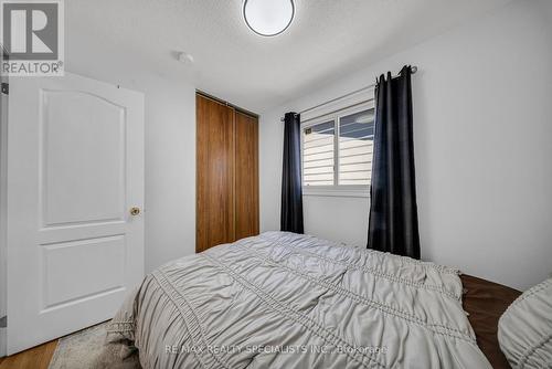 883 Thistle Down Circle, Mississauga, ON - Indoor Photo Showing Bedroom