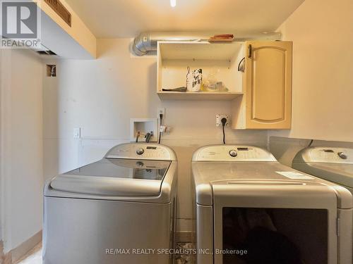 883 Thistle Down Circle, Mississauga, ON - Indoor Photo Showing Laundry Room