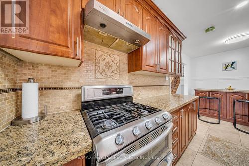 883 Thistle Down Circle, Mississauga, ON - Indoor Photo Showing Kitchen