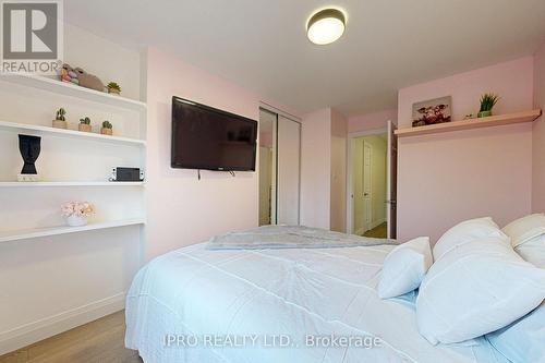 5321 Flatford Road, Mississauga, ON - Indoor Photo Showing Bedroom