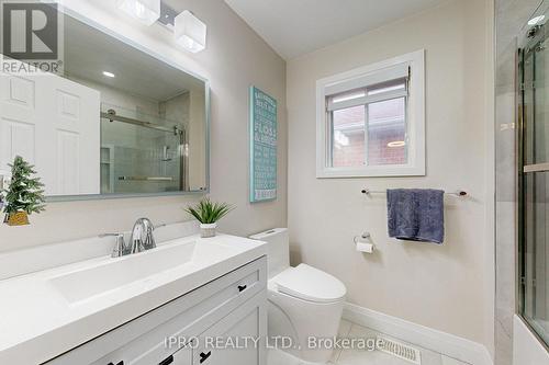 5321 Flatford Road, Mississauga, ON - Indoor Photo Showing Bathroom