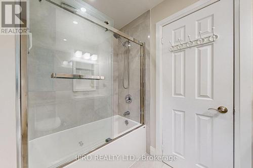 5321 Flatford Road, Mississauga, ON - Indoor Photo Showing Bathroom