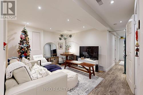 5321 Flatford Road, Mississauga, ON - Indoor Photo Showing Living Room