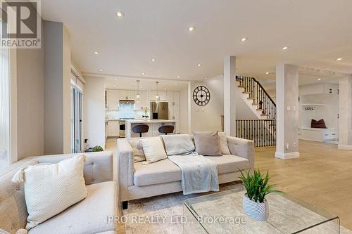 5321 Flatford Road, Mississauga, ON - Indoor Photo Showing Living Room