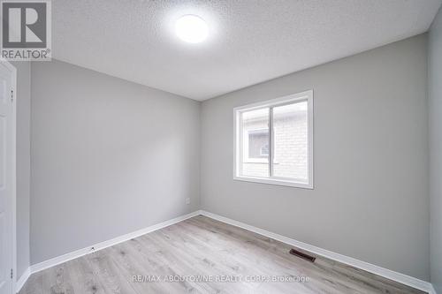 556 Delphine Drive, Burlington, ON - Indoor Photo Showing Other Room