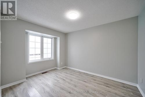 556 Delphine Drive, Burlington, ON - Indoor Photo Showing Other Room