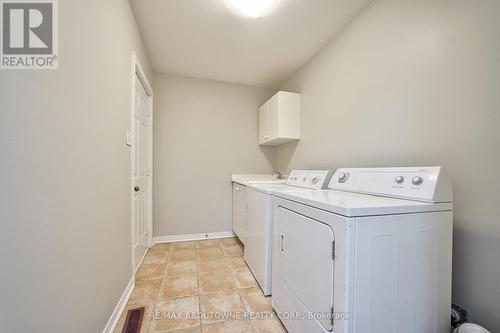 556 Delphine Drive, Burlington, ON - Indoor Photo Showing Laundry Room