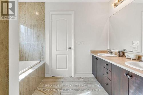 286 Etheridge Avenue, Milton, ON - Indoor Photo Showing Bathroom