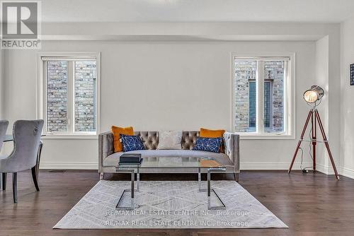 286 Etheridge Avenue, Milton, ON - Indoor Photo Showing Living Room