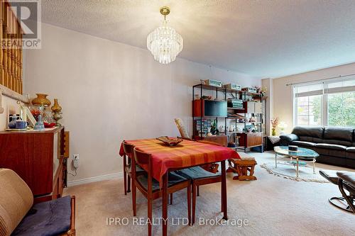 5431 Lawrence Avenue E, Toronto, ON - Indoor Photo Showing Living Room