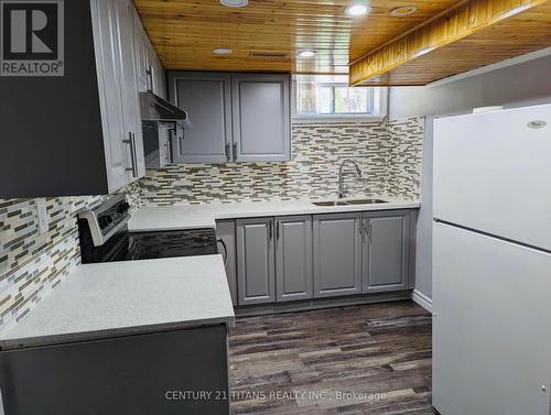 840 Hillcrest Road, Pickering, ON - Indoor Photo Showing Kitchen With Double Sink