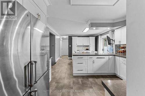 7941 10 Sideroad, Innisfil, ON - Indoor Photo Showing Kitchen