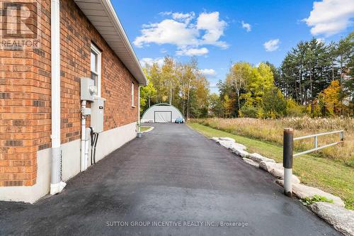 7941 10 Sideroad, Innisfil, ON - Outdoor