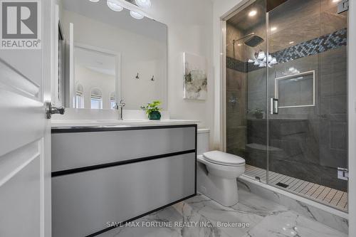 22 Pellegrini Dr Drive E, Vaughan, ON - Indoor Photo Showing Bathroom