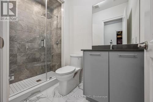 22 Pellegrini Dr Drive E, Vaughan, ON - Indoor Photo Showing Bathroom