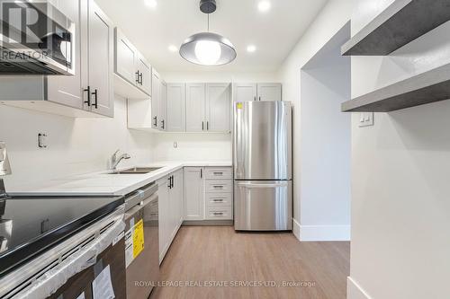 457 - 16 Harper Way, Markham, ON - Indoor Photo Showing Kitchen With Double Sink