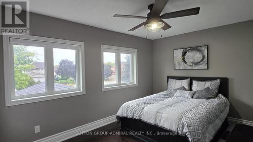 932 Schaeffer Outlook, Newmarket, ON - Indoor Photo Showing Bedroom