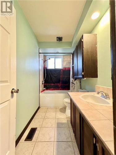 3332 Maple Street, Val Caron, ON - Indoor Photo Showing Bathroom