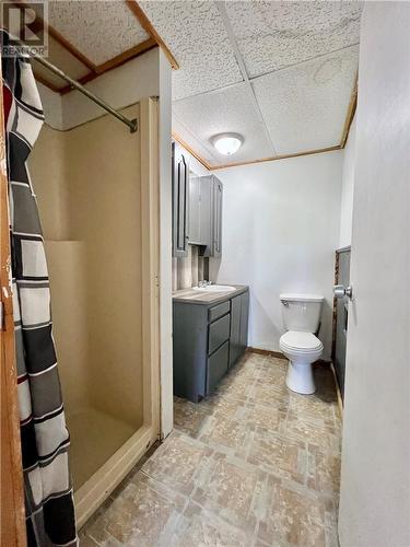 3332 Maple Street, Val Caron, ON - Indoor Photo Showing Bathroom