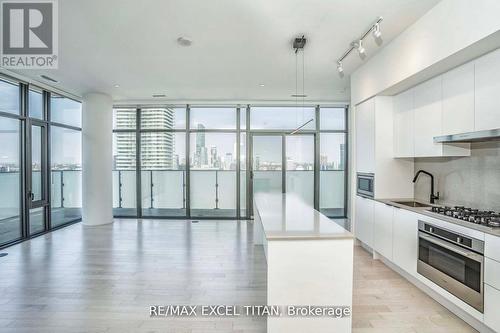 Uph06 - 20 Lombard Street, Toronto, ON - Indoor Photo Showing Kitchen With Upgraded Kitchen