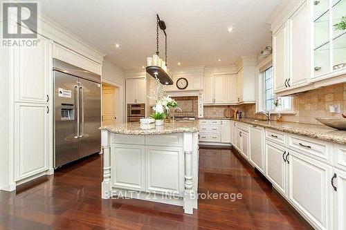 92 Hill Cres, Toronto, ON - Indoor Photo Showing Kitchen With Upgraded Kitchen