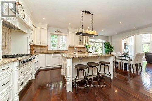 92 Hill Cres, Toronto, ON - Indoor Photo Showing Kitchen With Upgraded Kitchen