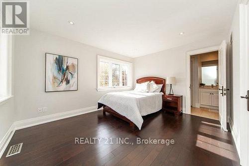 92 Hill Cres, Toronto, ON - Indoor Photo Showing Bedroom