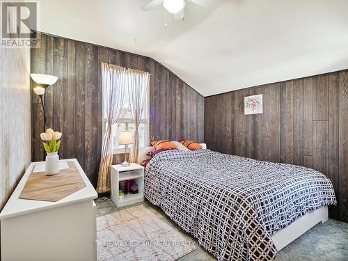 253 Albert Street, Oshawa, ON - Indoor Photo Showing Bedroom