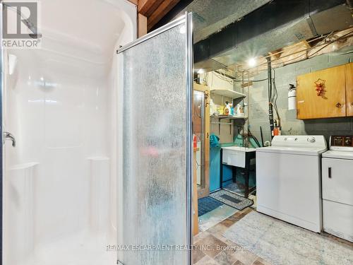 253 Albert Street, Oshawa, ON - Indoor Photo Showing Laundry Room