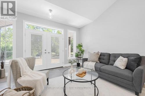 1713 Hollowview Road, Stirling-Rawdon, ON - Indoor Photo Showing Living Room