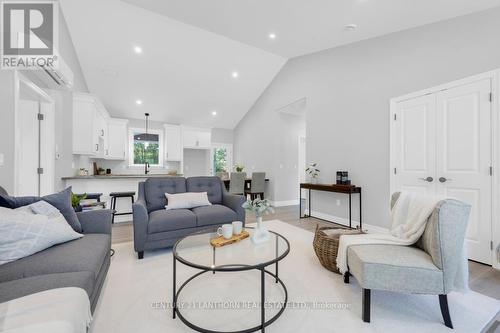 1713 Hollowview Road, Stirling-Rawdon, ON - Indoor Photo Showing Living Room