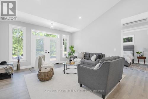 1713 Hollowview Road, Stirling-Rawdon, ON - Indoor Photo Showing Living Room