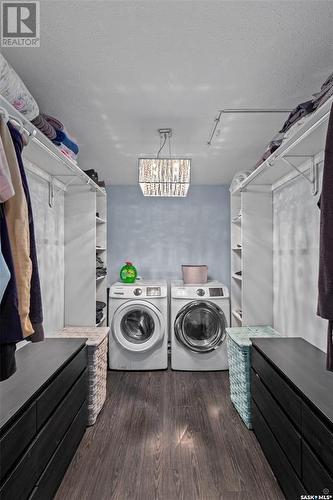 260 31St Street E, Prince Albert, SK - Indoor Photo Showing Laundry Room