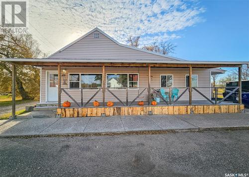 105 Main Street, Harris, SK - Outdoor