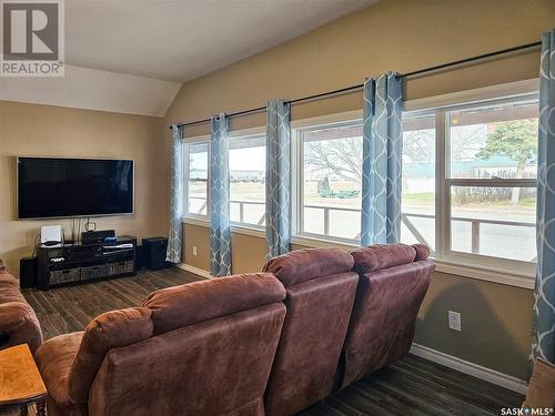 105 Main Street, Harris, SK - Indoor Photo Showing Living Room