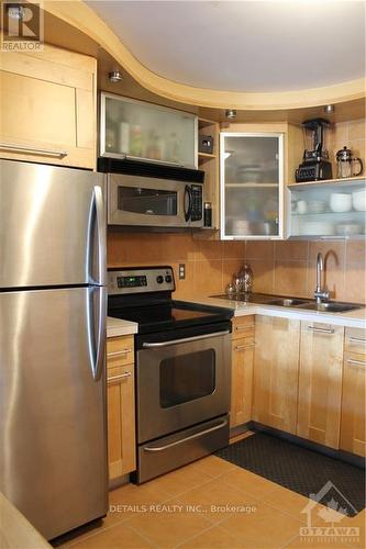 4E Maple Ridge Crescent, Ottawa, ON - Indoor Photo Showing Kitchen