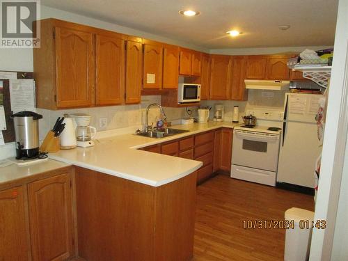 250 5 Street Se Unit# 209 Lot# 61, Salmon Arm, BC - Indoor Photo Showing Kitchen With Double Sink